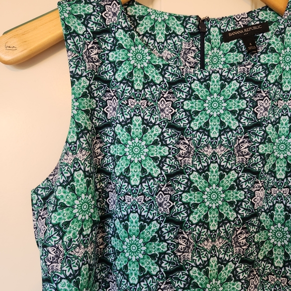 Banana Republic Shift Dress Printed Green Black Sleeveless Floral Stretch Size 4 - Picture 7 of 16